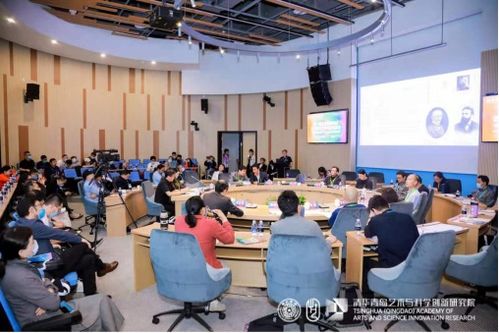 校領導參加第一屆全國高等院校藝術設計學院院長聯席會議并作主旨演講